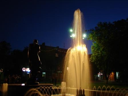 Полтава, фонтан біля театру ім. М.В. Гоголя